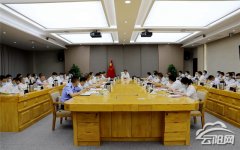 鞭策乡镇（街道）义务落实、工做
